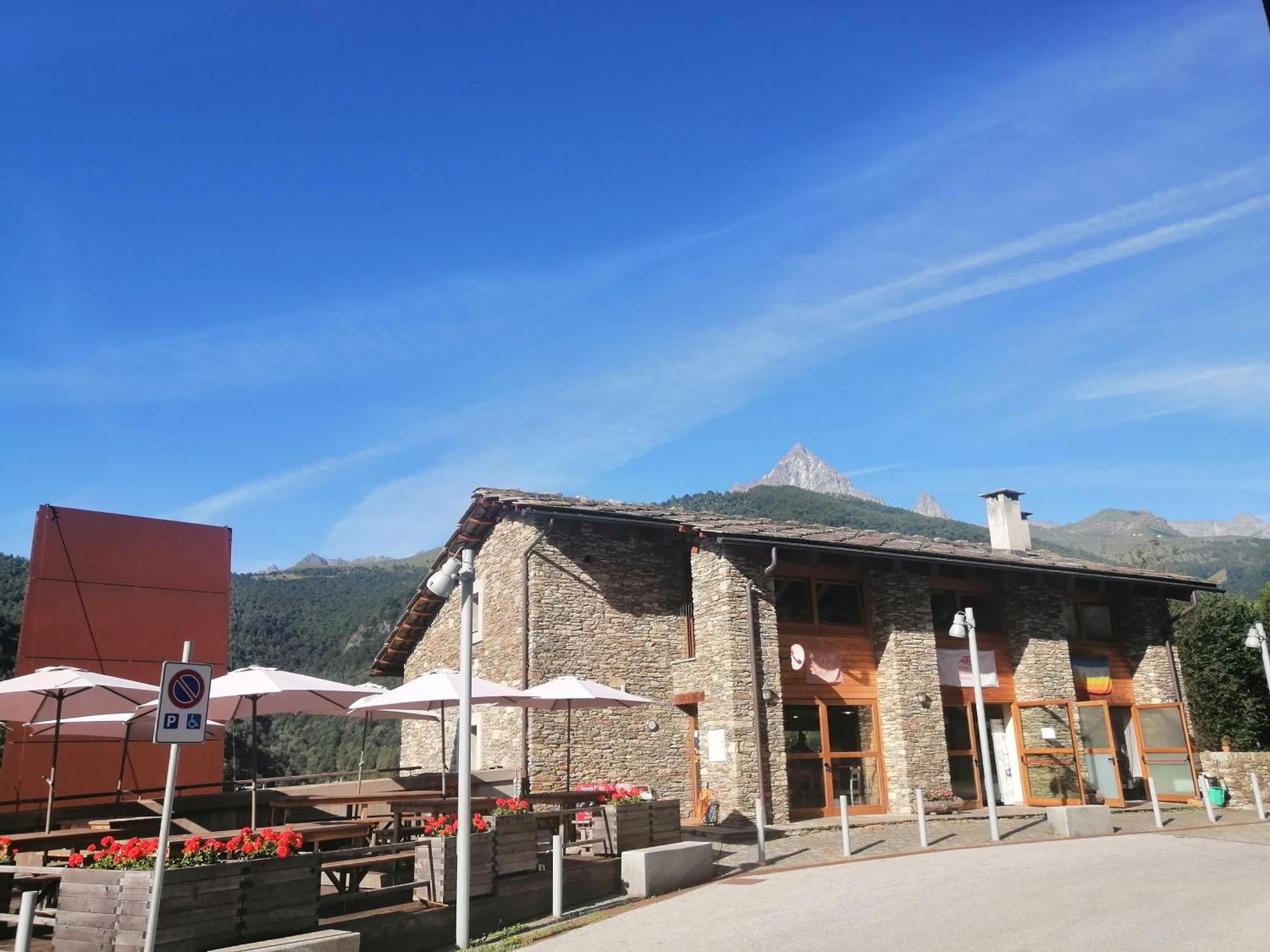 Rifugio Galaberna Hotel Ostana Buitenkant foto