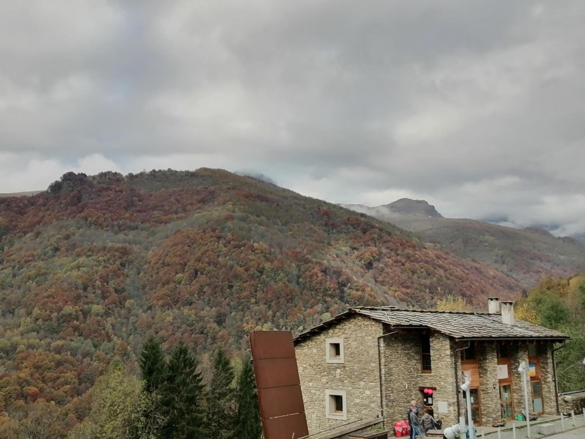 Rifugio Galaberna Hotel Ostana Buitenkant foto
